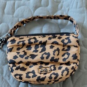 Lug Leopard Pattern Wristlet